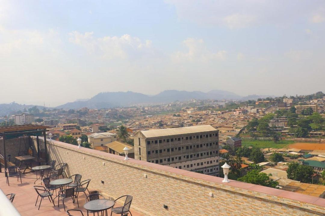 Cofe Hotel Yaoundé Exteriör bild